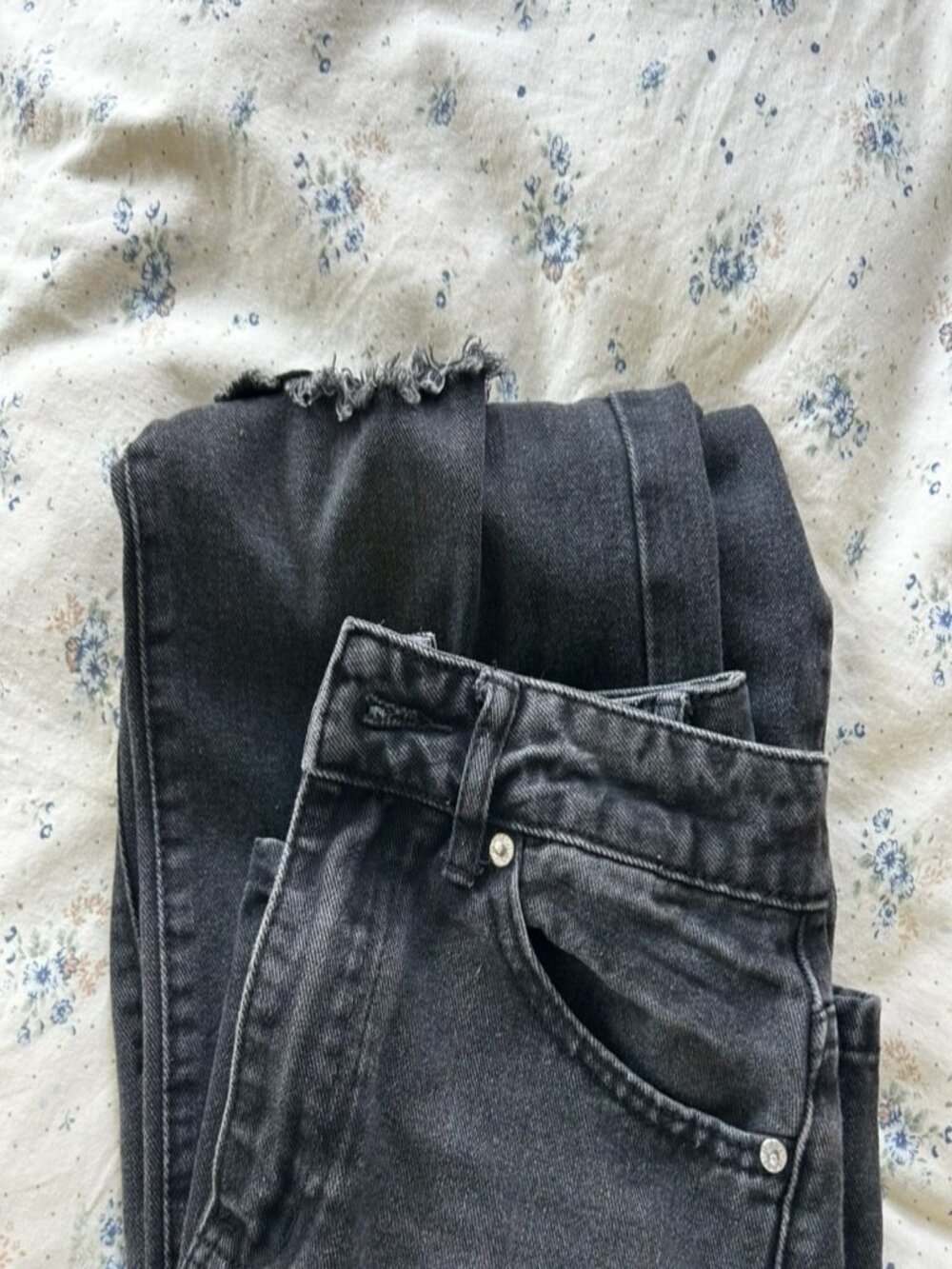 SHEIN distressed black denim jeans